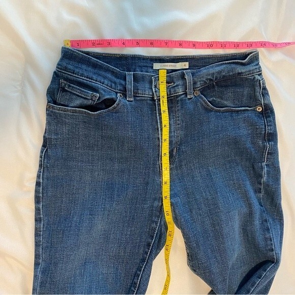 Levi's Straight Leg High Rise Jeans Medium Wash Sexy Fit Denim Size 4 - Picture 8 of 8